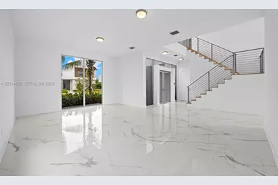 16710 N Botaniko Dr N, Weston, FL 33326 - Photo 2