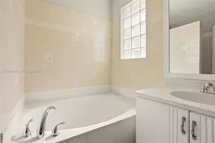 1414 E Harmony Lake Cir, Davie, FL 33324 - Photo 22