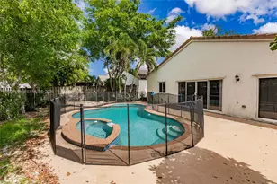 1414 E Harmony Lake Cir, Davie, FL 33324 - Photo 34