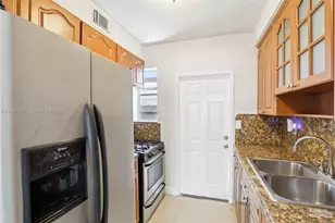 7975 Crespi Blvd, Miami Beach, FL 33141 - Photo 12