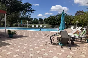 1045 Country Club Dr, Margate, FL 33063 - Photo 18