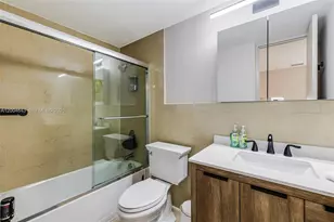 5055 Collins Ave, Miami Beach, FL 33140 - Photo 28