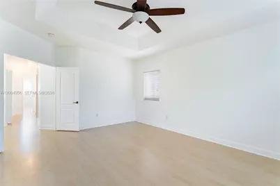 5869 NW 108th Pl, Doral, FL 33178 - Photo 12