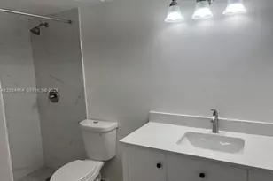 18326 NW 68th Ave, Hialeah, FL 33015 - Photo 12