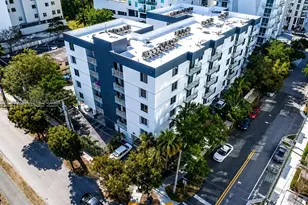 126 SW 17th Rd, Miami, FL 33129 - Photo 10