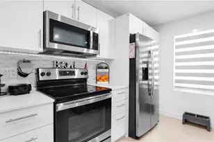 25664 SW 143rd Path, Homestead, FL 33032 - Photo 8