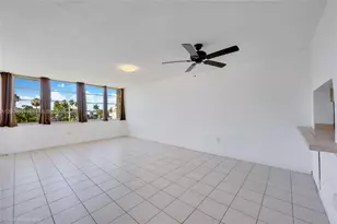 1551 NE Miami Gardens Dr, Miami, FL 33179 - Photo 1