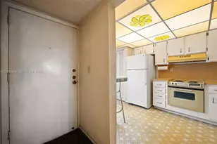 709 Curtiss Pkwy, Miami Springs, FL 33166 - Photo 4
