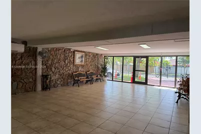 6950 W 6th Ave #412, Hialeah, FL 33014 - Photo 10