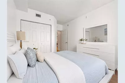 17145 N Bay Rd #4311, Sunny Isles Beach, FL 33160 - Photo 10