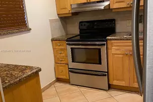 100 Edgewater Dr, Coral Gables, FL 33133 - Photo 4