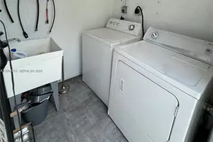 6335 N Miami Ave, Miami, FL 33150 - Photo 14