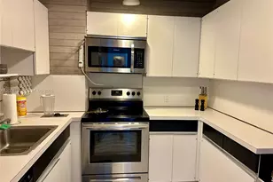 100 Bayview Dr, Sunny Isles Beach, FL 33160 - Photo 12