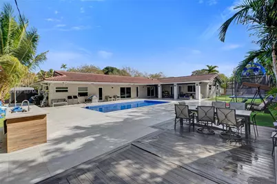2126 NE 187th St, North Miami Beach, FL 33179 - Photo 64