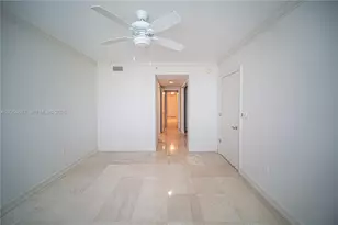 20201 E Country Club Dr, Aventura, FL 33180 - Photo 18