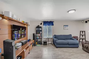 16230 NW 84th Ct, Miami Lakes, FL 33016 - Photo 14