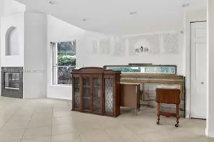10161 N Lake Vista Cir, Davie, FL 33328 - Photo 14
