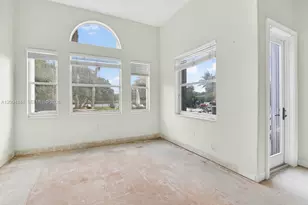 10161 N Lake Vista Cir, Davie, FL 33328 - Photo 10