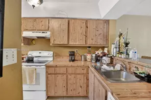 2931 SW 87th Terrace, Davie, FL 33328 - Photo 10