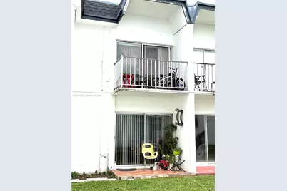 7256 SW 94 Pl #A4, Miami, FL 33173 - Photo 2