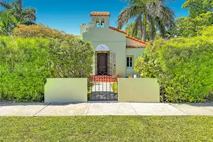 1029 Harrison St, Hollywood, FL 33019 - Photo 1