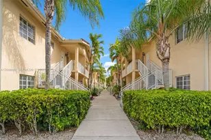 6962 NW 179th St, Hialeah, FL 33015 - Photo 2
