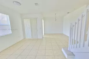 10012 NW 7th St, Miami, FL 33172 - Photo 16