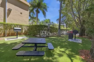 10012 NW 7th St, Miami, FL 33172 - Photo 46
