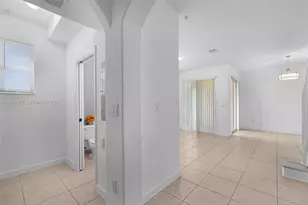 10012 NW 7th St, Miami, FL 33172 - Photo 16