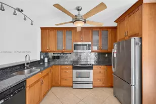 341 City View Dr, Fort Lauderdale, FL 33311 - Photo 8