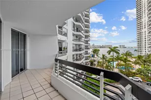 19195 NE Mystic Pointe Dr, Aventura, FL 33180 - Photo 2