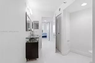 19195 NE Mystic Pointe Dr, Aventura, FL 33180 - Photo 24