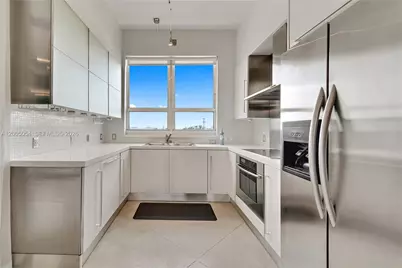 2001 Biscayne Blvd #2520, Miami, FL 33137 - Photo 12