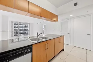 1750 N Bayshore Dr, Miami, FL 33132 - Photo 2