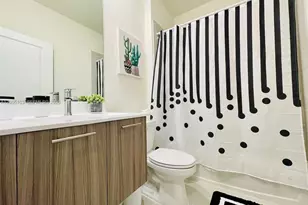10300 NW 66th Av, Doral, FL 33178 - Photo 14