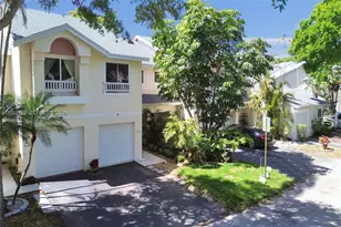 2062 E Discovery Cir E, Deerfield Beach, FL 33442 - Photo 30