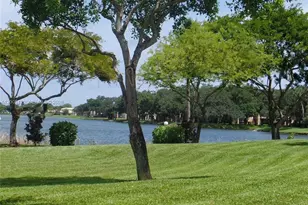 2890 N Oakland Forest Dr, Oakland Park, FL 33309 - Photo 38