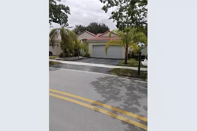519 Talavera Rd, Weston, FL 33326 - Photo 2