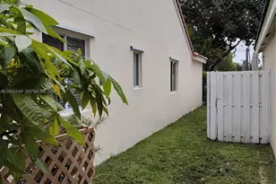 519 Talavera Rd, Weston, FL 33326 - Photo 4