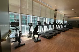 77 SE 5th St, Miami, FL 33131 - Photo 38