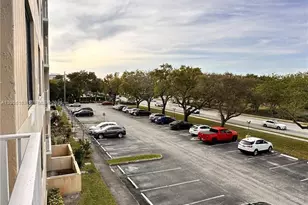 901 Hillcrest Dr, Hollywood, FL 33021 - Photo 14