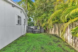 9264 Byron Ave, Surfside, FL 33154 - Photo 28