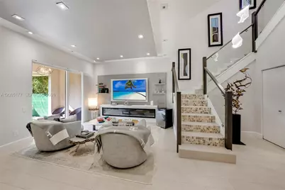 1366 W Harbor Vw W, Hollywood, FL 33019 - Photo 18