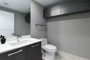 55 SW 9th St, Miami, FL 33130 - Photo 8