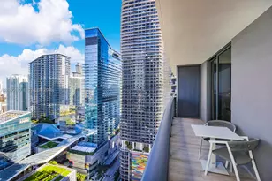 55 SW 9th St, Miami, FL 33130 - Photo 10