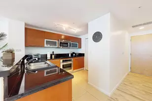 244 Biscayne Blvd, Miami, FL 33132 - Photo 6