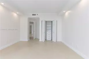 21150 Point Pl, Aventura, FL 33180 - Photo 32
