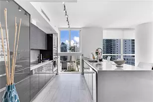1080 Brickell Ave, Miami, FL 33131 - Photo 14