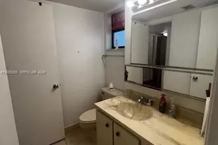 1101 Colony Point Cir, Pembroke Pines, FL 33026 - Photo 24