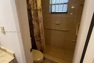 1101 Colony Point Cir, Pembroke Pines, FL 33026 - Photo 22